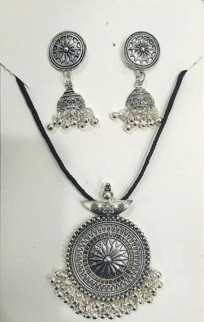 Decent Afghani Pendants With Earrings For Women All Ages